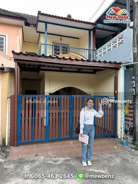 For Sale - ทาวเฮาส์ 2 ชั้น ติดถถนใหญ่ 2 ห้องนอน 2 ห้องน้ำ 1 ครัว มีระเบียงด้านหน้า-หลัง, Prachin Buri