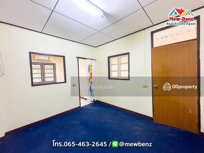 For Sale - ทาวเฮาส์ 2 ชั้น ติดถถนใหญ่ 2 ห้องนอน 2 ห้องน้ำ 1 ครัว มีระเบียงด้านหน้า-หลัง, Prachin Buri