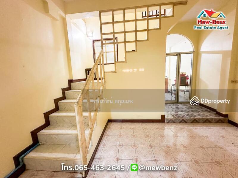 For Sale - ทาวเฮาส์ 2 ชั้น ติดถถนใหญ่ 2 ห้องนอน 2 ห้องน้ำ 1 ครัว มีระเบียงด้านหน้า-หลัง, Prachin Buri