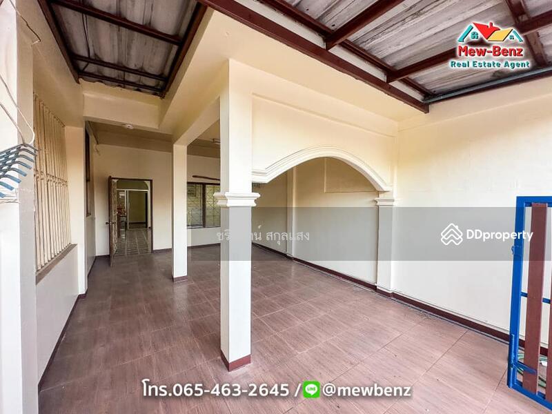 For Sale - ทาวเฮาส์ 2 ชั้น ติดถถนใหญ่ 2 ห้องนอน 2 ห้องน้ำ 1 ครัว มีระเบียงด้านหน้า-หลัง, Prachin Buri