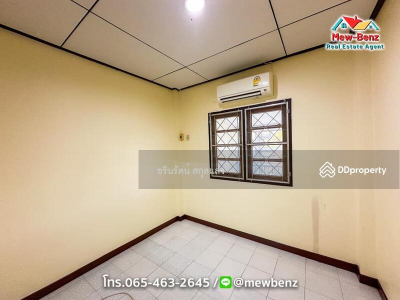 For Sale - ทาวเฮาส์ 2 ชั้น ติดถถนใหญ่ 2 ห้องนอน 2 ห้องน้ำ 1 ครัว มีระเบียงด้านหน้า-หลัง, Prachin Buri