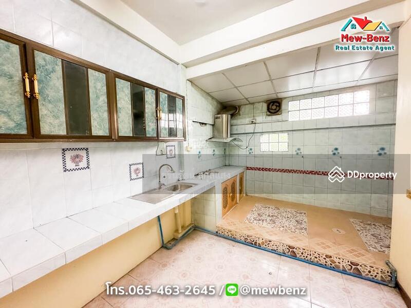 ขาย - ทาวเฮาส์ 2 ชั้น ติดถถนใหญ่ 2 ห้องนอน 2 ห้องน้ำ 1 ครัว มีระเบียงด้านหน้า-หลัง, ปราจีนบุรี