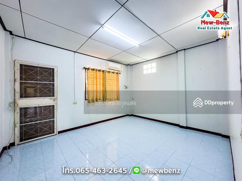 For Sale - ทาวเฮาส์ 2 ชั้น ติดถถนใหญ่ 2 ห้องนอน 2 ห้องน้ำ 1 ครัว มีระเบียงด้านหน้า-หลัง, Prachin Buri