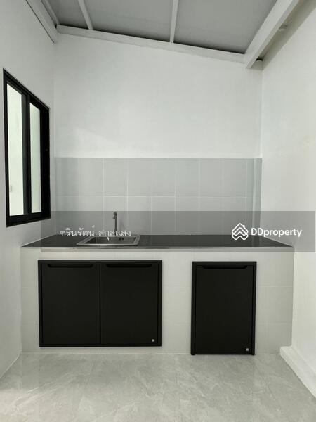 For Sale - ทาวน์โฮม คุณภาพดี ใกล้ตัวเมืองปราจีน 2 ชั้น 2 ห้องนอน 2 ห้องน้ำ 1 ที่จอดรถ, Prachin Buri