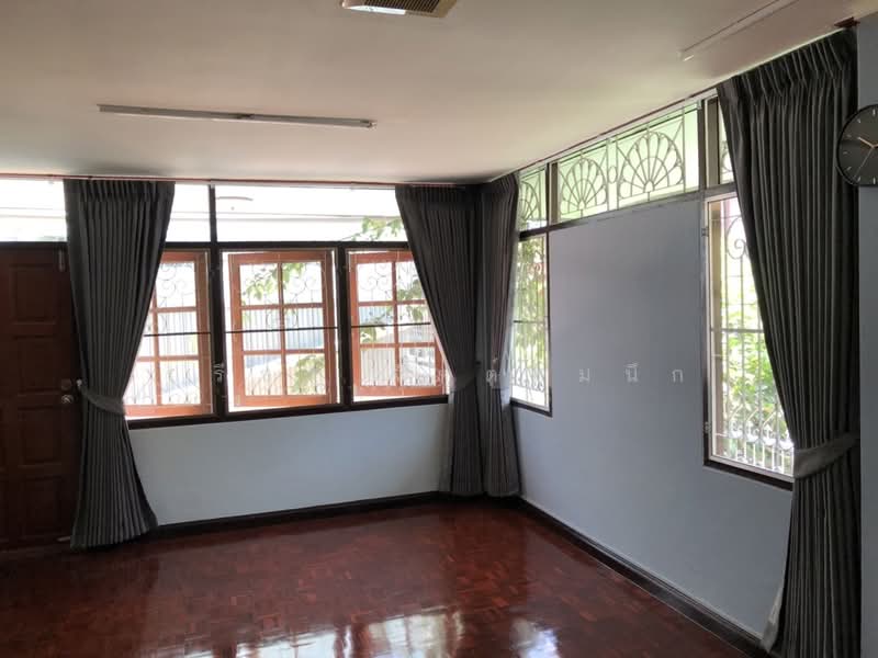 Phaholyothin road around BTS Ari, Bangkok, Samsen Nai, Phaya Thai, Bangkok, 3 Bedrooms, 200 sqm, Townhouse For Rent, by ปรีชา จิตต์สมนึก, 11739541 - DDproperty.com