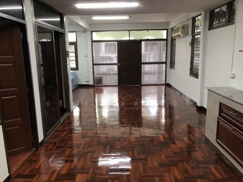 Phaholyothin road around BTS Ari, Bangkok, Samsen Nai, Phaya Thai, Bangkok, 3 Bedrooms, 200 sqm, Townhouse For Rent, by ปรีชา จิตต์สมนึก, 11739541 - DDproperty.com