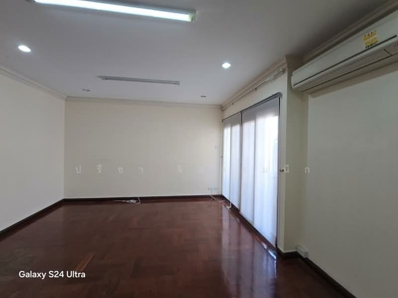 Phaholyothin road around BTS Ari, Bangkok, Samsen Nai, Phaya Thai, Bangkok, 5 Bedrooms, 400 sqm, Townhouse For Rent, by ปรีชา จิตต์สมนึก, 11739541 - DDproperty.com