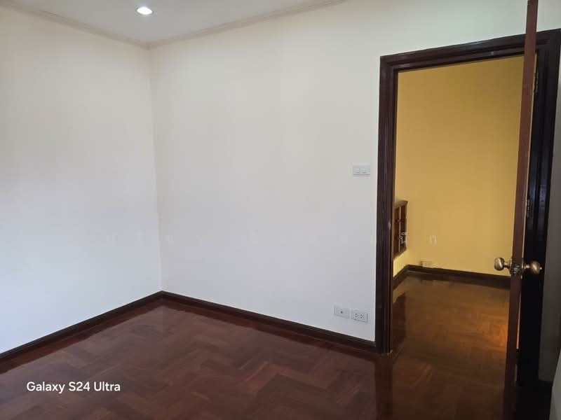 Phaholyothin road around BTS Ari, Bangkok, Samsen Nai, Phaya Thai, Bangkok, 5 Bedrooms, 400 sqm, Townhouse For Rent, by ปรีชา จิตต์สมนึก, 11739541 - DDproperty.com