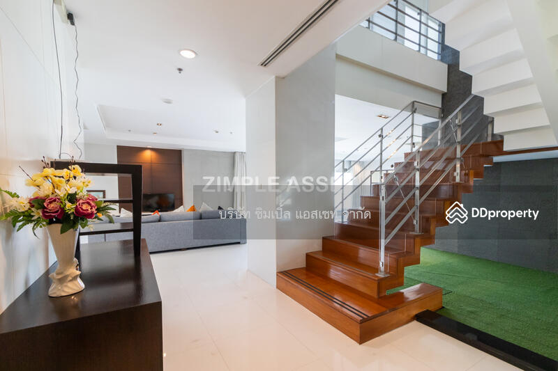 4 Bedrooms Duplex