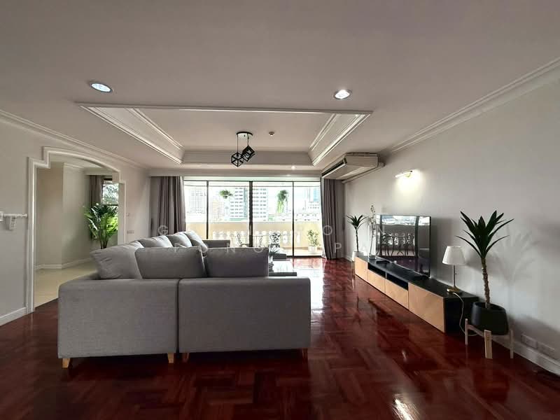 Apartment at Sukhumvit 43, Bangkok, Khlong Tan Nua, Watthana, Bangkok, 4 Bedrooms, 320 sqm, Apartment For Rent, by Gochaporn Fongsupa, 11739656 - DDproperty.com
