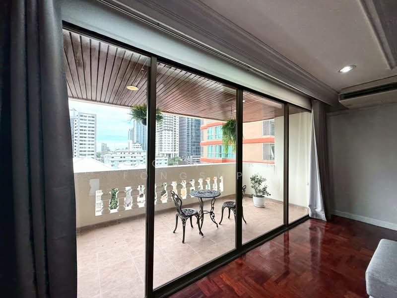 Apartment at Sukhumvit 43, Bangkok, Khlong Tan Nua, Watthana, Bangkok, 4 Bedrooms, 320 sqm, Apartment For Rent, by Gochaporn Fongsupa, 11739656 - DDproperty.com
