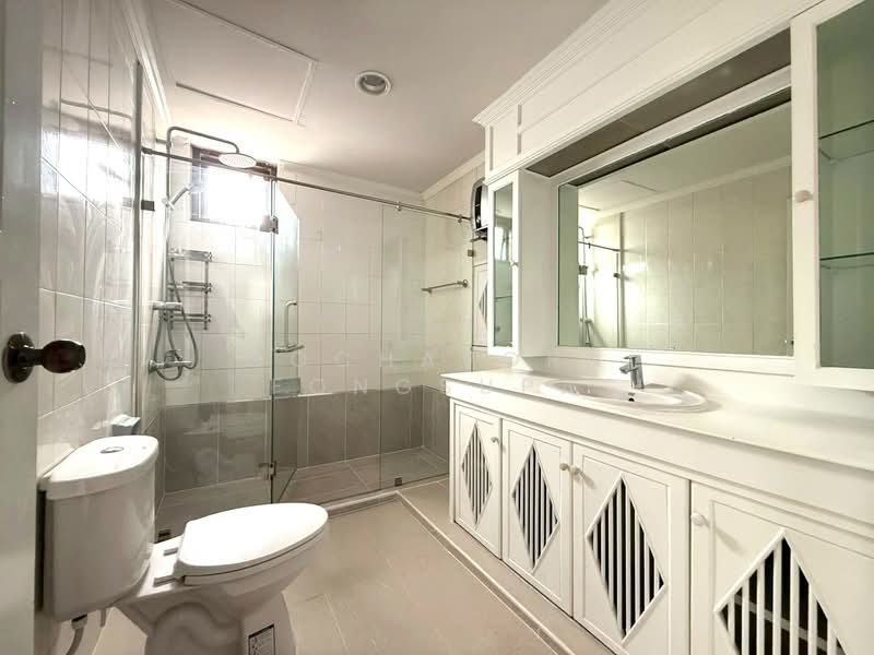 Apartment at Sukhumvit 43, Bangkok, Khlong Tan Nua, Watthana, Bangkok, 4 Bedrooms, 320 sqm, Apartment For Rent, by Gochaporn Fongsupa, 11739656 - DDproperty.com