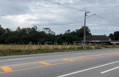 ขาย - ขายที่ดินมาบข่าถมแล้วทำเลดีติดถนน4เลนรย.4006เนื้อที่ 4 ไร่ ใกล้ท่าเรือมาบตาพุด16กม. ใกล้ถนน36-4กม, ระยอง