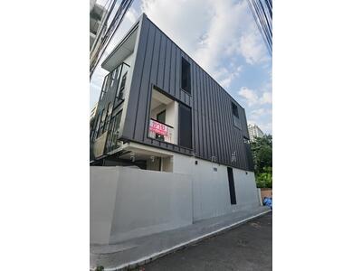 ขาย - ขายทาวน์เฮ้าส์ สุขุมวิท 4 BTS นานา คลองเตย กรุงเทพ, กรุงเทพ