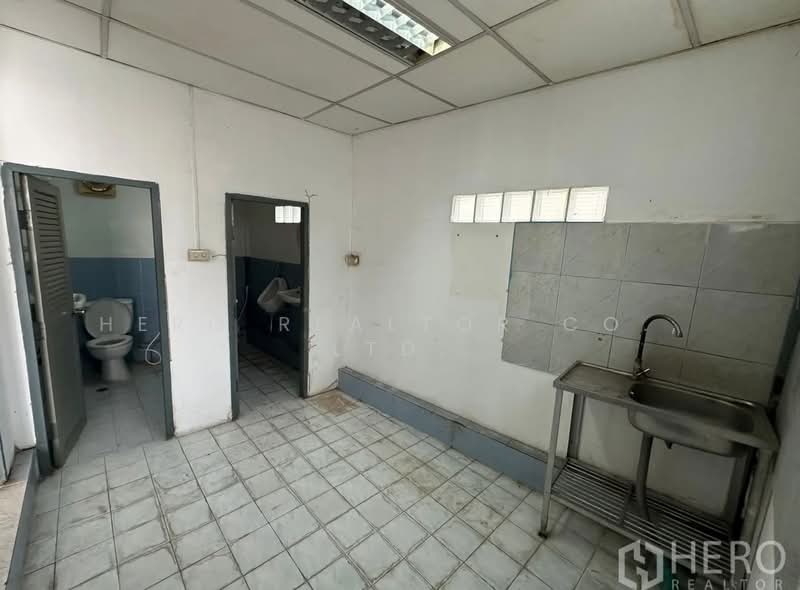 ให้เช่า - For Rent Bangkok Warehouse Phattanakan Road Suan Luang bre23480, กรุงเทพ