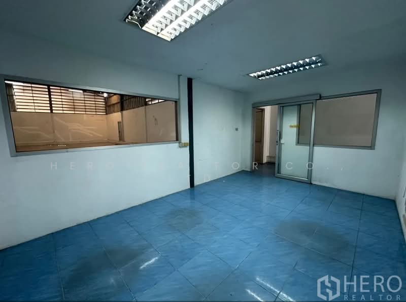 ให้เช่า - For Rent Bangkok Warehouse Phattanakan Road Suan Luang bre23480, กรุงเทพ