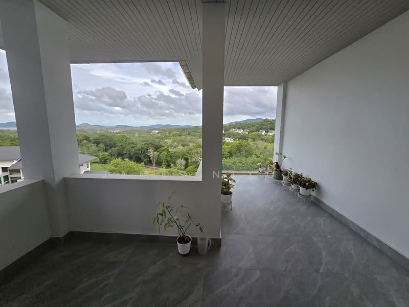 Blue Canyon Heights, Phuket, 165 Village No. 1 Thepkrasattri Road, Mai Khao, Thalang, Phuket, 3 Bedrooms, 252 sqm, Condo For Sale, by James Nixon, 11742295 - Master bedroom balcony - DDproperty.com