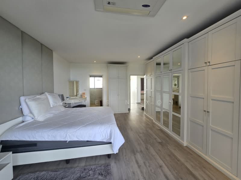 Blue Canyon Heights, Phuket, 165 Village No. 1 Thepkrasattri Road, Mai Khao, Thalang, Phuket, 3 Bedrooms, 252 sqm, Condo For Sale, by James Nixon, 11742295 - Master bedroom - DDproperty.com