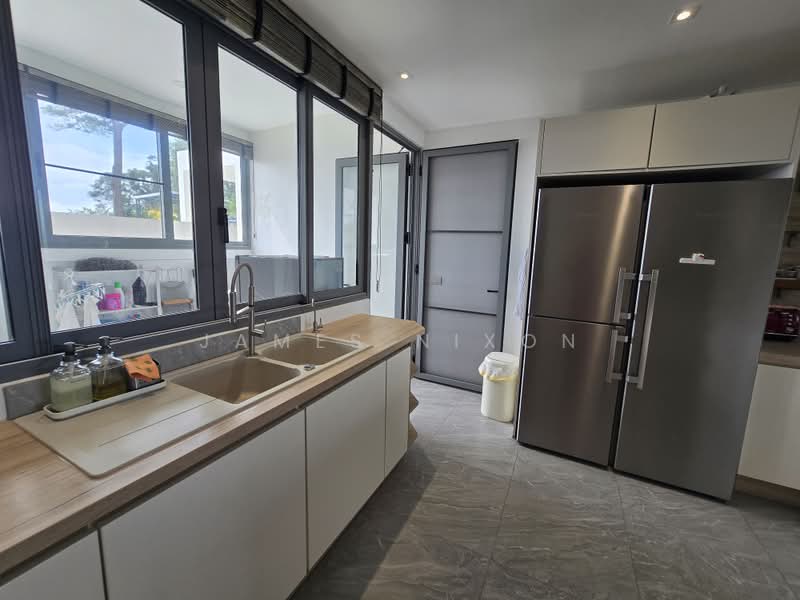 Blue Canyon Heights, Phuket, 165 Village No. 1 Thepkrasattri Road, Mai Khao, Thalang, Phuket, 3 Bedrooms, 252 sqm, Condo For Sale, by James Nixon, 11742295 - Kitchen - DDproperty.com