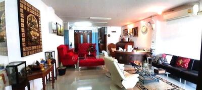 ขาย - ทำเลดี !! ใกล้สนามบินอู่ตะเภา !! ขายอาคารพาณิชย์ ต.พูลตาหลวง อ.สัตหีบ จ.ชลบุรี, ชลบุรี