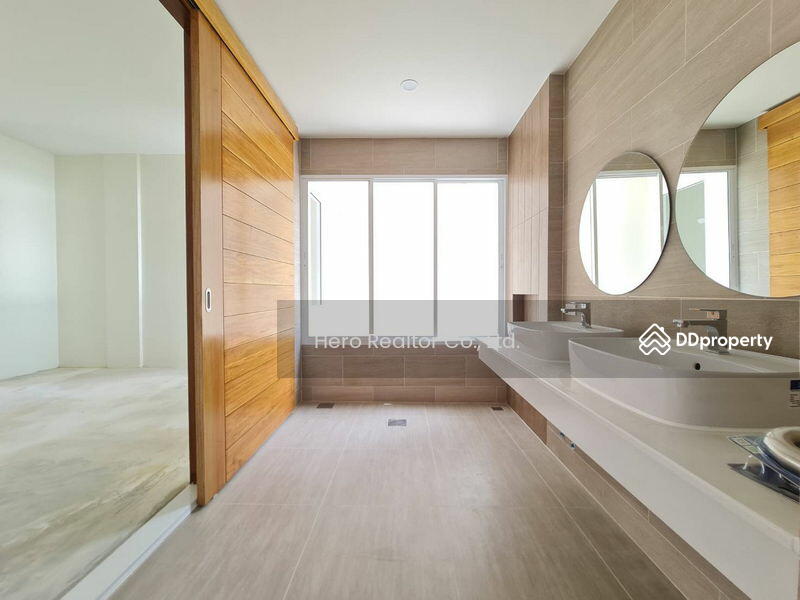 For Rent - For Sale Bangkok Home Office Nak Niwat Lad Phrao BRE20330, Bangkok