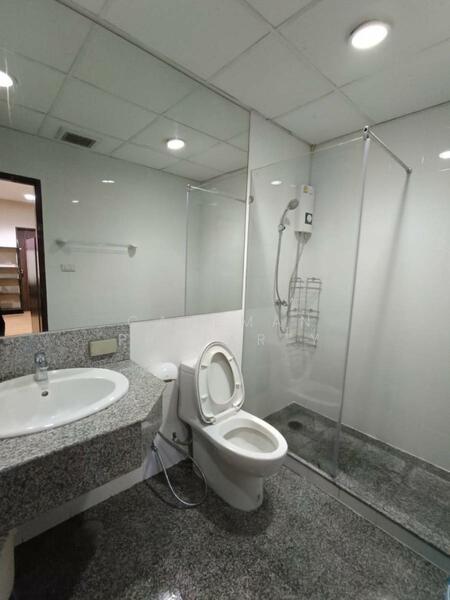 Sathorn House, Bangkok, Sathorn, Silom, Bang Rak, Bangkok, 2 Bedrooms, 65 sqm, Condo For Rent, by Caveman Property, 11744318 - DDproperty.com