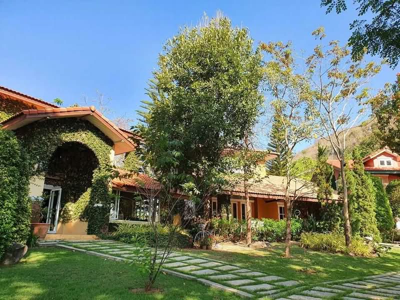 ขายรีสอร์ทสุดหรูสไตล์ศิลปะ 6 ไร่ ใจกลางเขาใหญ่ บนทำเลแลนด์มาร์คที่ดีที่สุด, Nakhon Ratchasima, Khanong Phra, Pak Chong, Nakhon Ratchasima, 10+ Bedrooms, 1,600 sqm, Apartment For Sale, by คุณเมย์, 11744773 - DDproperty.com