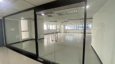 ขาย - สำนักงานอาคารพญาไทพลาซ่า ติดสถานี BTS พญาไท, กรุงเทพ