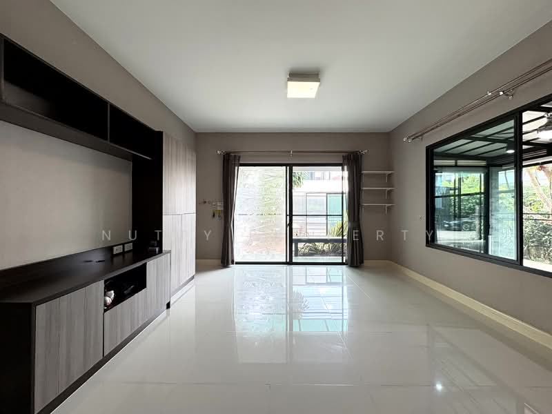Mantana Bangna Km.7, Samut Prakan, 68 Bangna-Trad Road, Bang Kaeo, Bang Plee, Samut Prakan, 4 Bedrooms, 200 sqm, Single Detached House For Sale, by Nutty Property, 11745962 - DDproperty.com