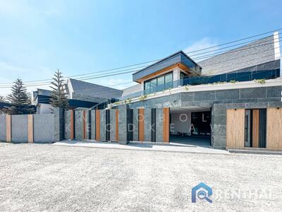 ขาย - วิลล่าหรูพร้อมสระว่ายน้ำส่วนตัว, ชลบุรี