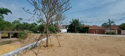 ขาย - ขายที่ดินซอยห้วยใหญ่-ชากแง้ว พัทยา 136 ตรว.ถมแล้วติดลำรางใกล้หาดจอมเทียน8กม., ชลบุรี