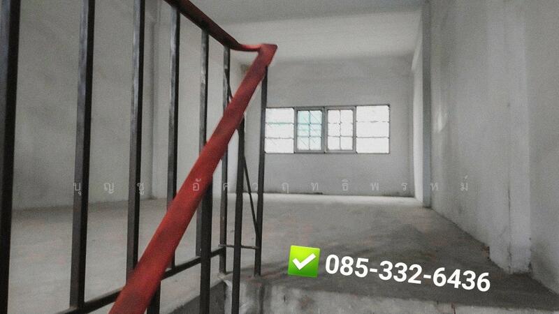 ให้เช่า - ให้เช่าอาคารพาณิชย์ 3 ชั้นครึ่ง ติดถนนเมนหลัก ค้าขายได้ มีชั้นลอย ชั้นดาดฟ้า, กรุงเทพ