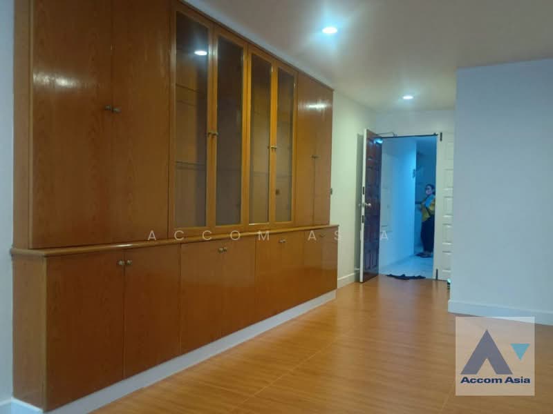 For Rent - Ruamjai Heights, Bangkok