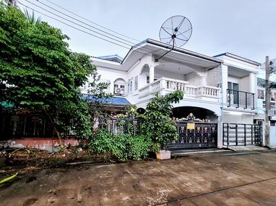 ขาย - ขายบ้านเดี่ยว 50 ตร.ว. 5 ห้องนอน 4 ห้องน้ำ, กรุงเทพ