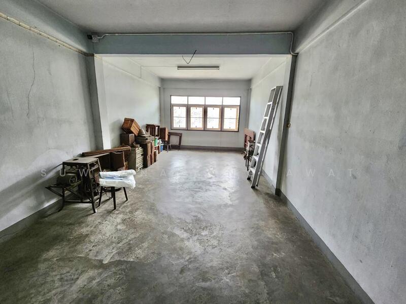 ขาย - ขายตึกแถว ถนนเจริญรัถ, กรุงเทพ