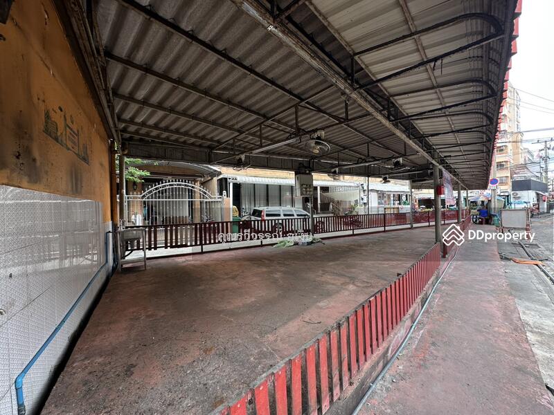 For Sale - 2-Story Commercial Building Soi Prachasongkroh 27 (Soi Permsin), Din Daeng District, Bangkok