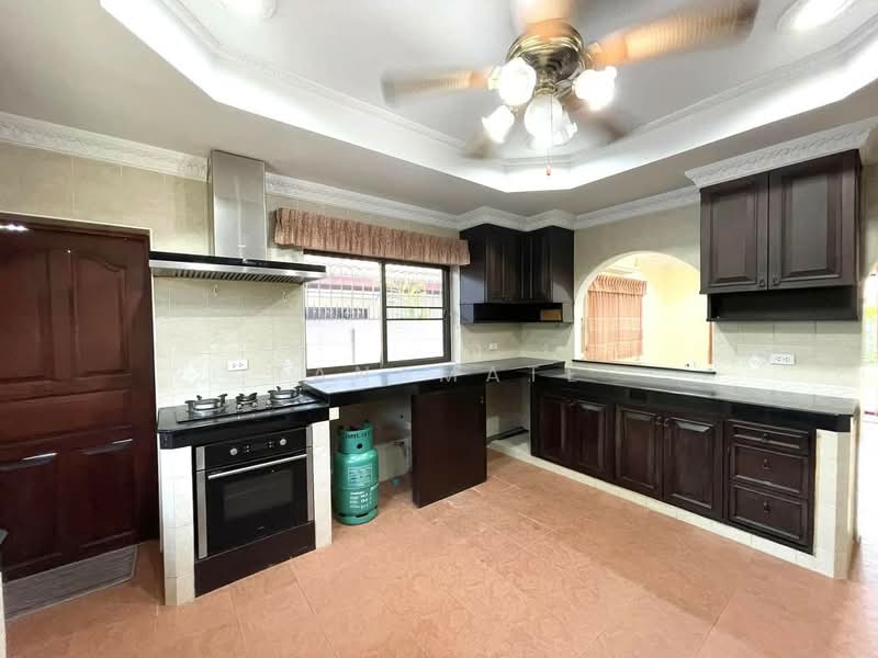 house for sale pool villa on Sai 36 Pattaya city, Chon Buri (Pattaya), 36, Nong Pla Lai, Bang Lamung (Pattaya), Chon Buri (Pattaya), 4 Bedrooms, 300 sqm, Single Detached House For Sale, by Tanamate, 11752030 - DDproperty.com