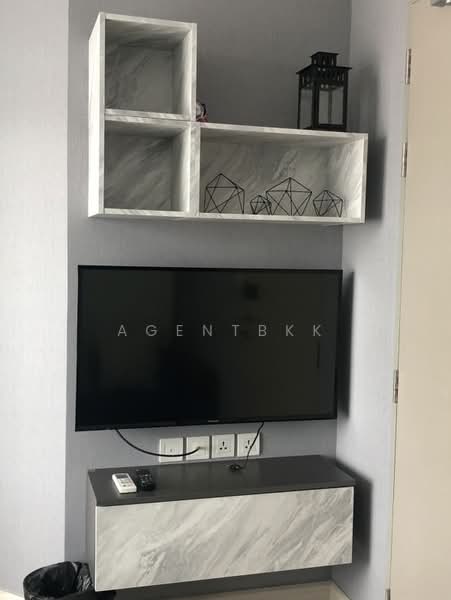 IDEO MOBI Sukhumvit 81, Bangkok, 2097 Sukhumvit Road, Bang Chak, Phra Khanong, Bangkok, 1 Bedroom, 22 sqm, Condo For Rent, by Agentbkk, 11753679 - DDproperty.com