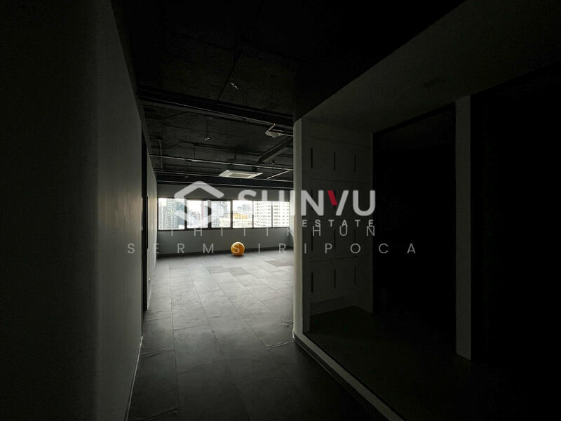 Sorachai Building, Bangkok, Khlong Tan Nua, Watthana, Bangkok, , 878 sqm, Office Space For Sale, by Thitikhun Sermsiripoca, 11753717 - DDproperty.com