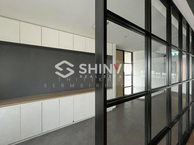 Sorachai Building, Bangkok, Khlong Tan Nua, Watthana, Bangkok, , 878 sqm, Office Space For Sale, by Thitikhun Sermsiripoca, 11753717 - DDproperty.com