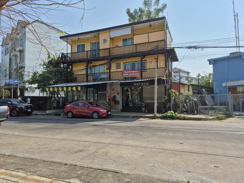 For Sale - ที่ดิน พร้อมสิ่งปลูกสร้างอพาทเม้น หอพัก และธุรกิจ ขนาด 337.2ตร.วา, Nakhon Sawan