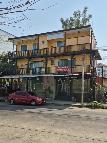 For Sale - ที่ดิน พร้อมสิ่งปลูกสร้างอพาทเม้น หอพัก และธุรกิจ ขนาด 337.2ตร.วา, Nakhon Sawan