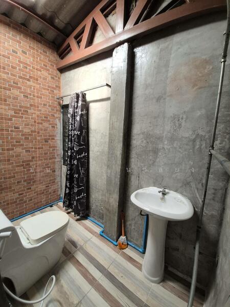 For Sale - ที่ดิน พร้อมสิ่งปลูกสร้างอพาทเม้น หอพัก และธุรกิจ ขนาด 337.2ตร.วา, Nakhon Sawan