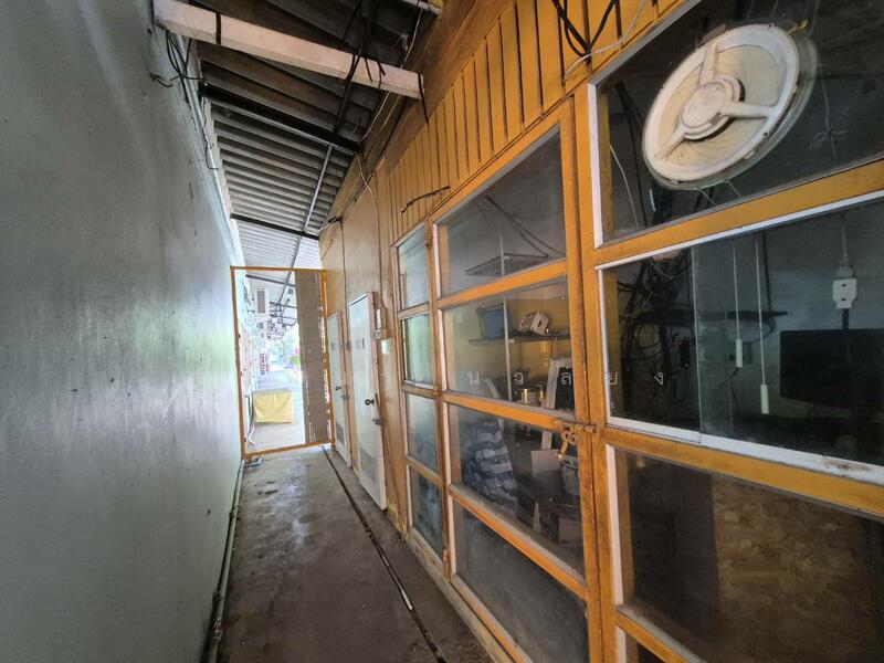 For Sale - ที่ดิน พร้อมสิ่งปลูกสร้างอพาทเม้น หอพัก และธุรกิจ ขนาด 337.2ตร.วา, Nakhon Sawan