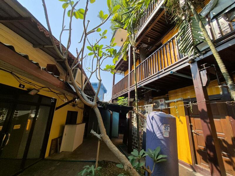 For Sale - ที่ดิน พร้อมสิ่งปลูกสร้างอพาทเม้น หอพัก และธุรกิจ ขนาด 337.2ตร.วา, Nakhon Sawan