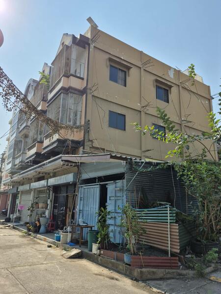 For Sale - ที่ดิน พร้อมสิ่งปลูกสร้างอพาทเม้น หอพัก และธุรกิจ ขนาด 337.2ตร.วา, Nakhon Sawan