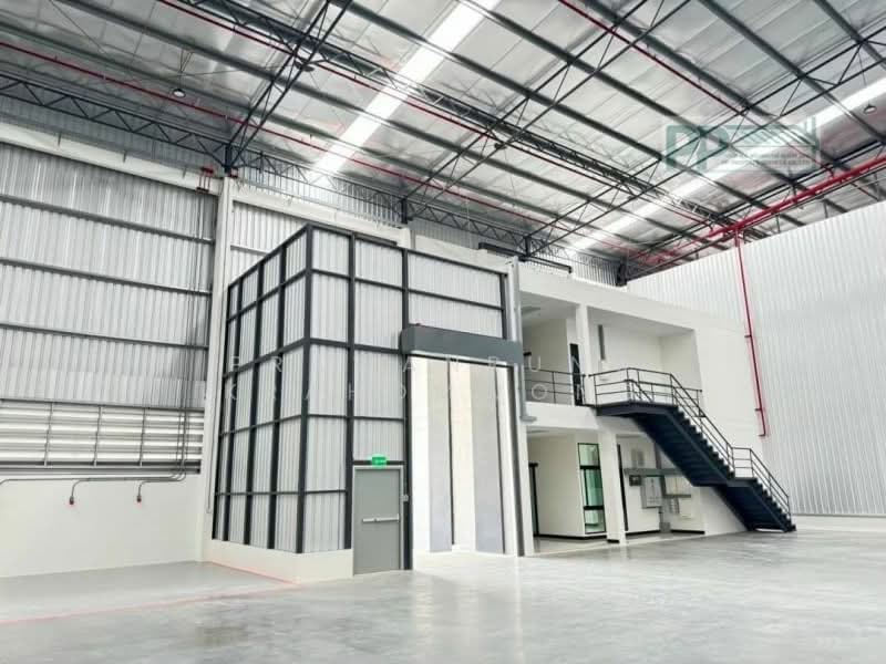 ให้เช่าโกดังสินค้า พร้อมออฟฟิศ 2 ชั้น พื้นที่ใช้สอยขนาด 3,771ตารางเมตร บ้านเก่า พานทอง ชลบุรี, ชลบุรี, บ้านเก่า, พานทอง, ชลบุรี, 3,772 ตร.ม., โกดัง-โรงงาน ให้เช่า, โดย PRAWANRUNG KRAHOMWONG, 11754125 - DDproperty.com