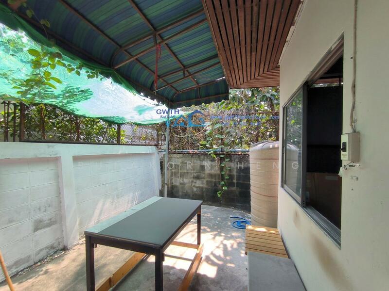 For Rent - Townhouse 2 bedrooms for rent prime area near Phloen Chit BTS, Bangkok