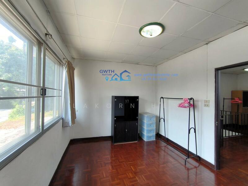 For Rent - Townhouse 2 bedrooms for rent prime area near Phloen Chit BTS, Bangkok