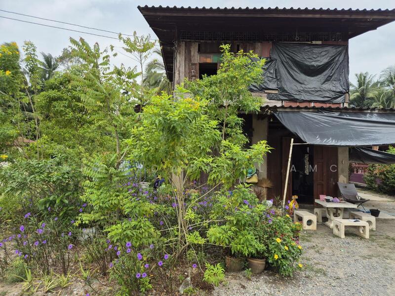 บ้านพักอาศัยครึ่งตึกครึ่งไม้ 2 ชั้น L4_2_0429_G01, สุราษฎร์ธานี, ตะเคียนทอง, กาญจนดิษฐ์, สุราษฎร์ธานี, 121 ตร.ม., บ้านเดี่ยว ขาย, โดย วารุณี จำรูญนุรักษ์, 11755823 - DDproperty.com